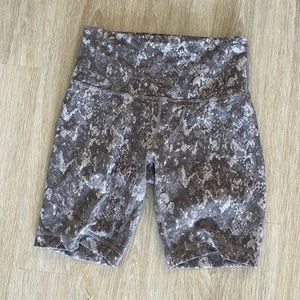 Lululemon Align high rise short 6” size 6
